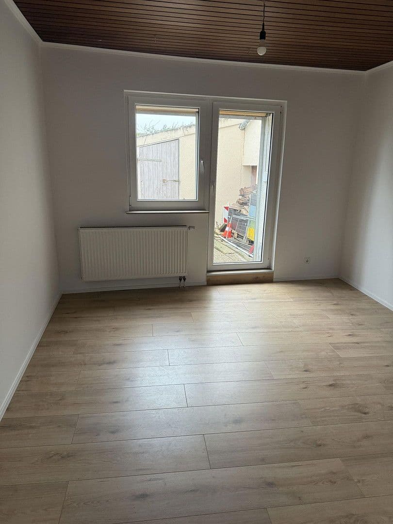Pronájem bytu 3+1 90 m², Alzeyerstraße 108, Flörsheim-Dalsheim, Porýní-Falc Pronájem bytu 3+1 90 m², Alzeyerstraße 108, Flörsheim-Dalsheim, Porýní-Falc