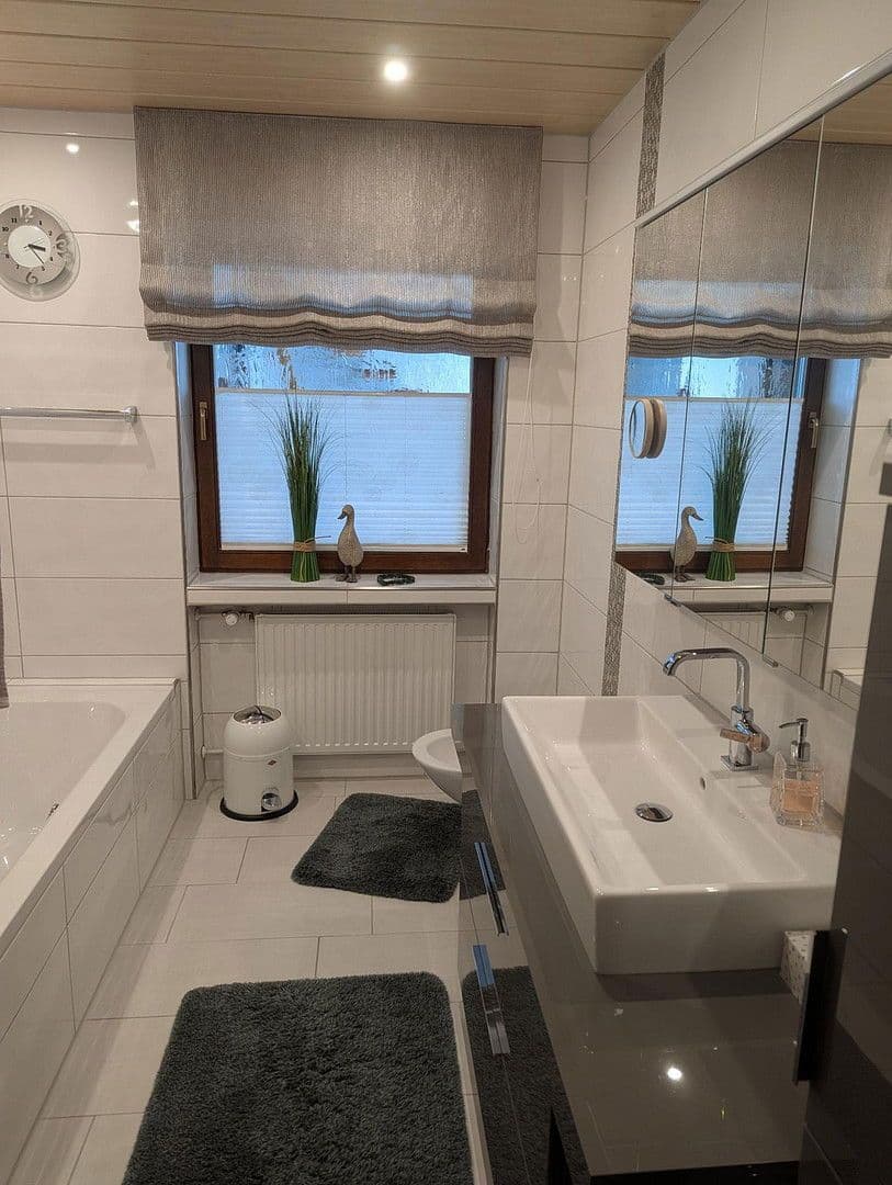 Prodej domu 229 m², pozemek 665 m², Ebermannstadt, Bavorsko Prodej domu 229 m², pozemek 665 m², Ebermannstadt, Bavorsko