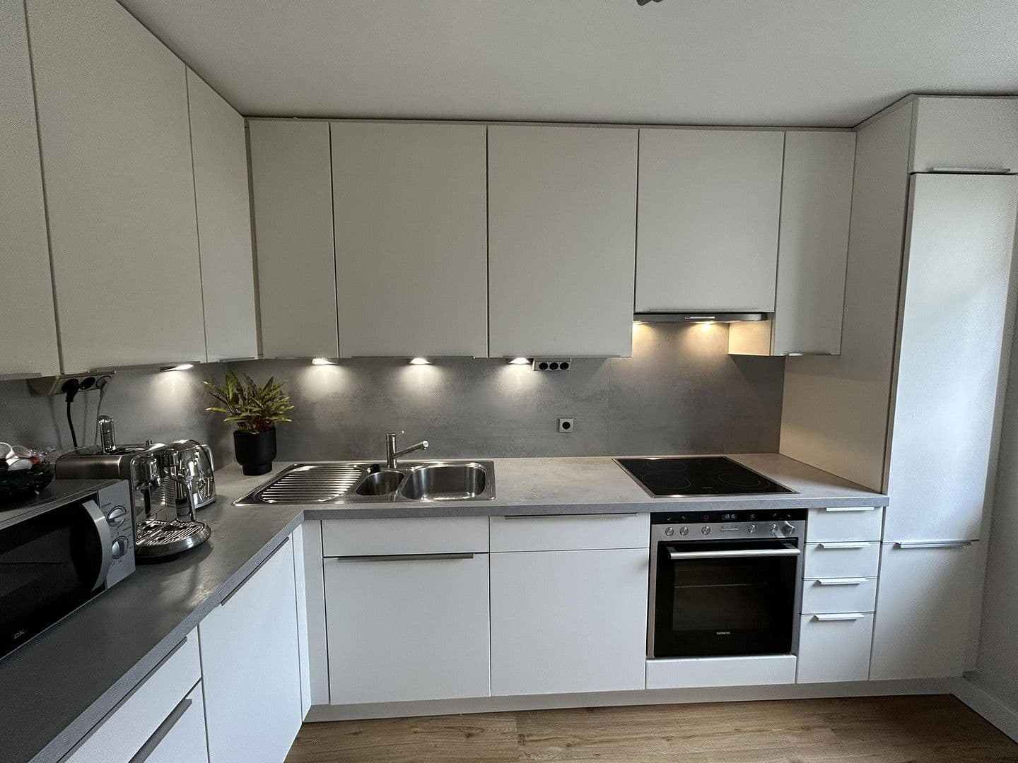 Prodej bytu 4+kk 112 m², Friedrichshafen, Bádensko-Württembersko Prodej bytu 4+kk 112 m², Friedrichshafen, Bádensko-Württembersko