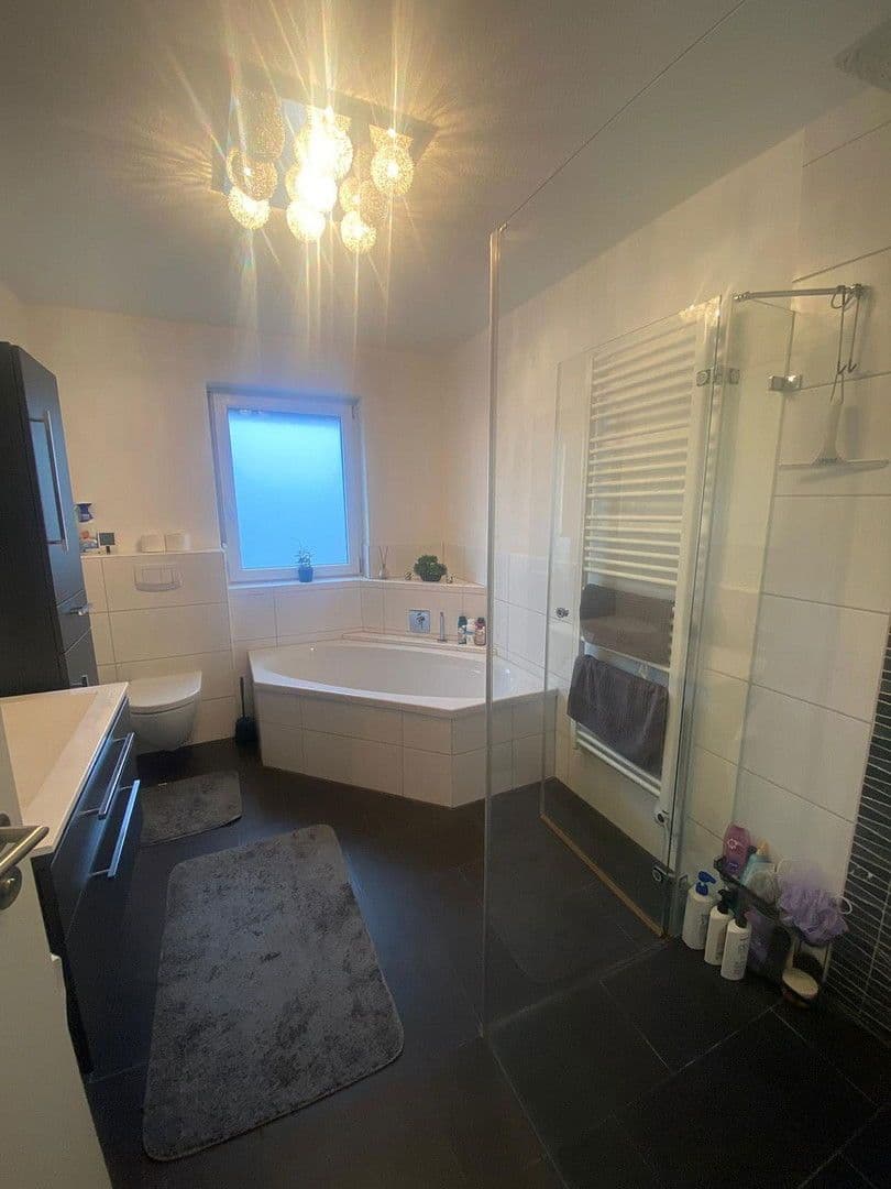 Pronájem bytu 3+1 78 m², Brahmsweg 3, Tauberbischofsheim, Bádensko-Württembersko Pronájem bytu 3+1 78 m², Brahmsweg 3, Tauberbischofsheim, Bádensko-Württembersko