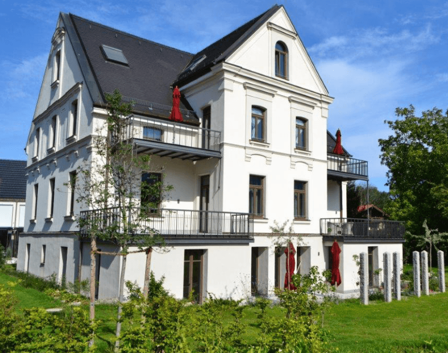 Pronájem bytu 4+1 208 m², Bahnhofstr. 98, Brannenburg, Bavorsko Pronájem bytu 4+1 208 m², Bahnhofstr. 98, Brannenburg, Bavorsko