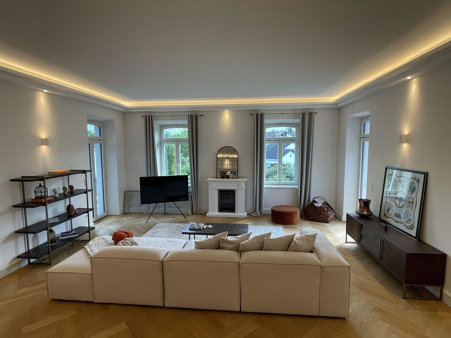 Pronájem bytu 4+1 208 m², Bahnhofstr. 98, Brannenburg, Bavorsko Pronájem bytu 4+1 208 m², Bahnhofstr. 98, Brannenburg, Bavorsko