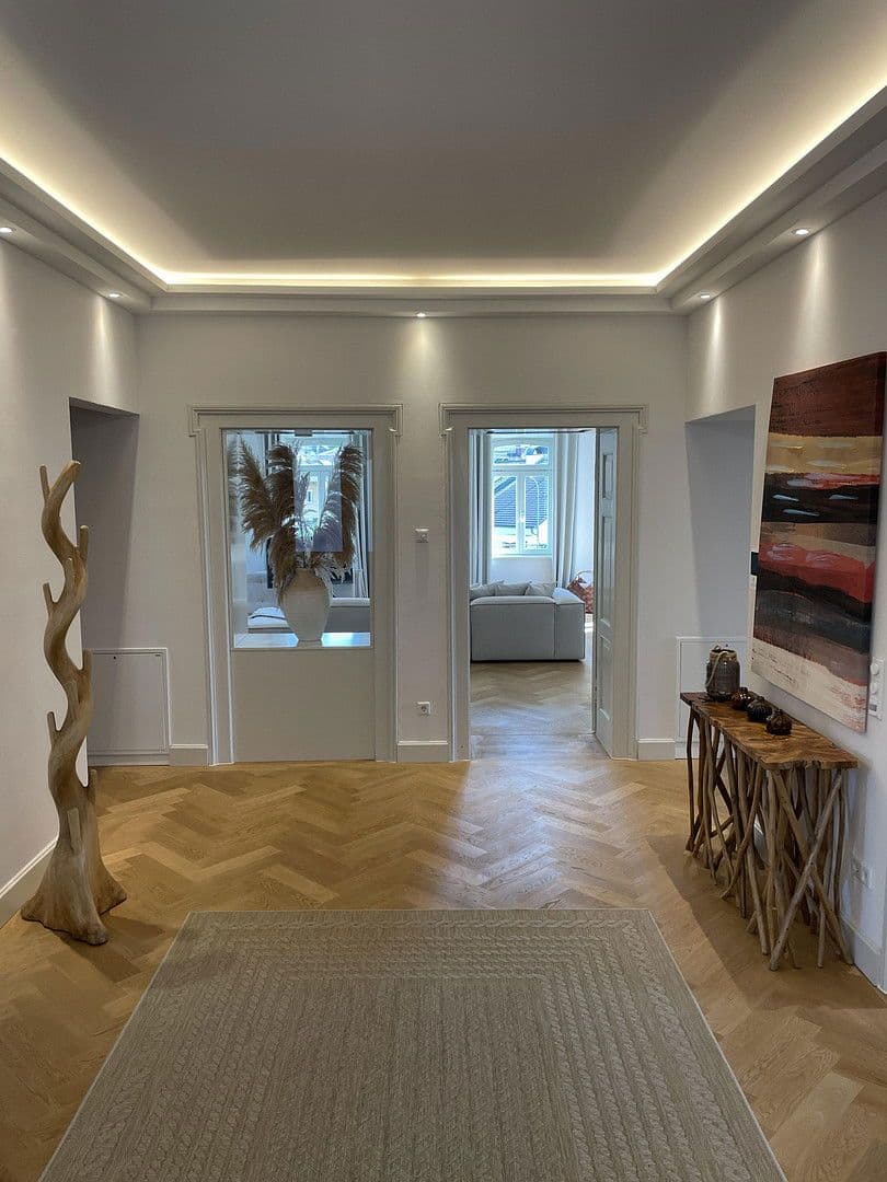 Pronájem bytu 4+1 208 m², Bahnhofstr. 98, Brannenburg, Bavorsko Pronájem bytu 4+1 208 m², Bahnhofstr. 98, Brannenburg, Bavorsko