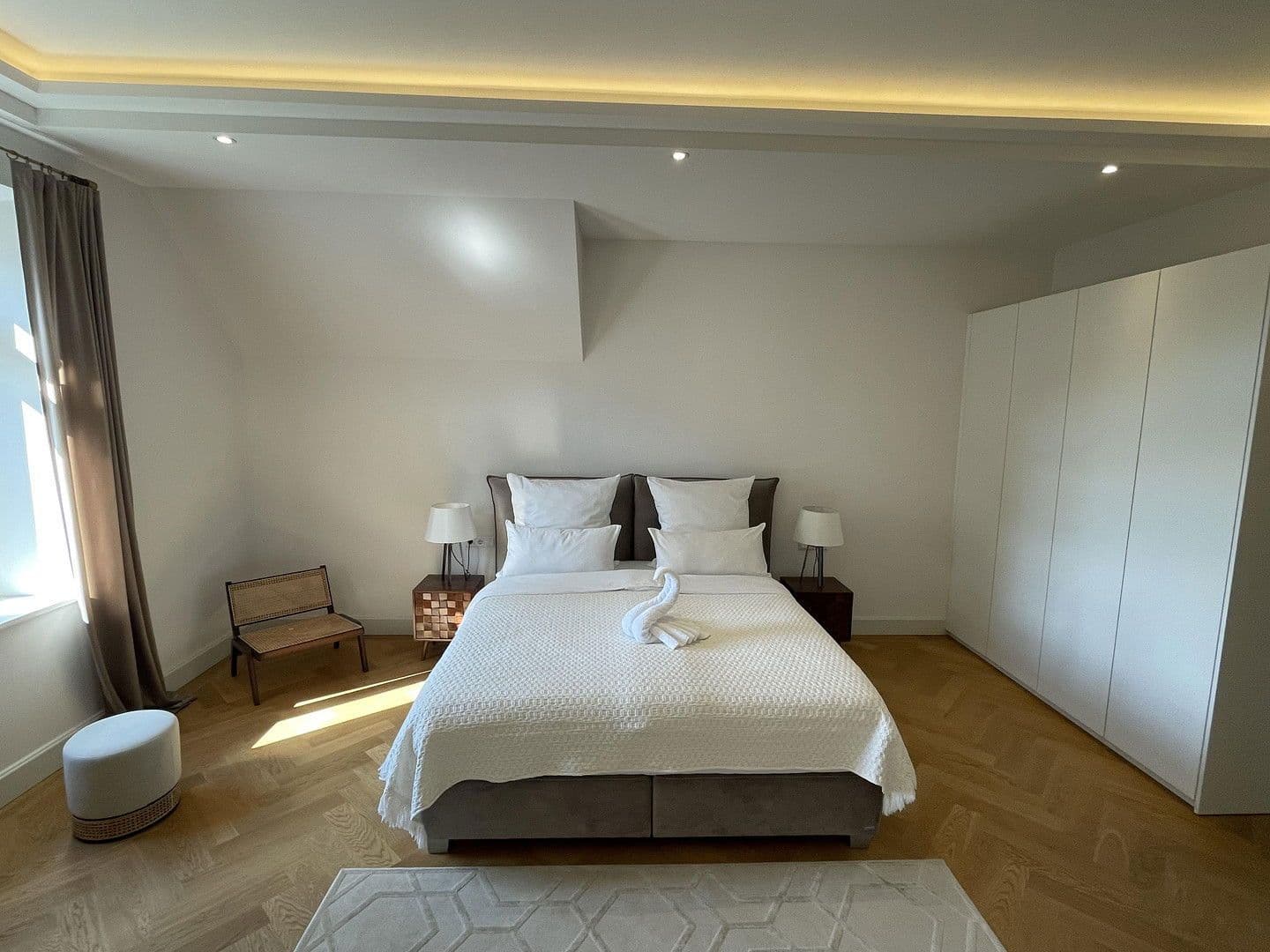 Pronájem bytu 4+1 208 m², Bahnhofstr. 98, Brannenburg, Bavorsko Pronájem bytu 4+1 208 m², Bahnhofstr. 98, Brannenburg, Bavorsko