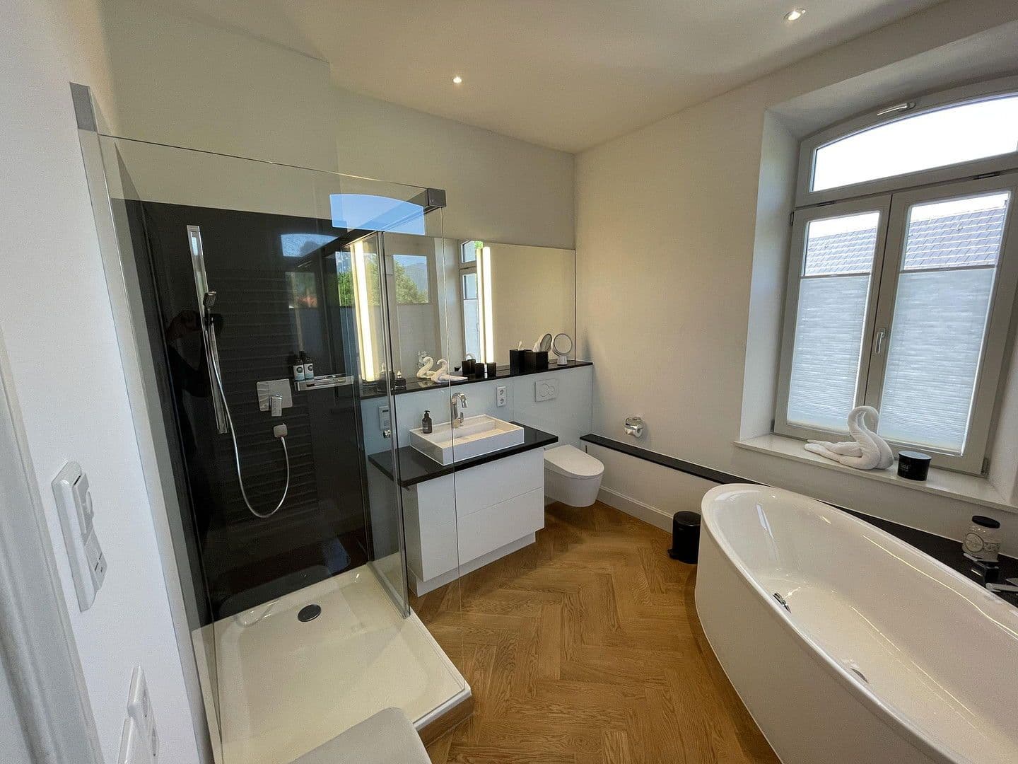 Pronájem bytu 4+1 208 m², Bahnhofstr. 98, Brannenburg, Bavorsko Pronájem bytu 4+1 208 m², Bahnhofstr. 98, Brannenburg, Bavorsko