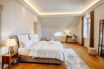 Pronájem bytu 4+1 208 m², Bahnhofstr. 98, Brannenburg, Bavorsko Pronájem bytu 4+1 208 m², Bahnhofstr. 98, Brannenburg, Bavorsko