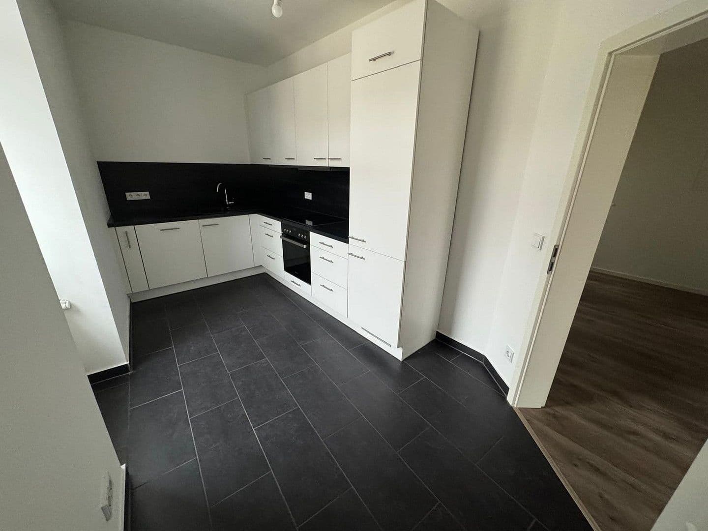 Pronájem bytu 2+1 53 m², Am alten See 12, Frankfurt, Hessen Pronájem bytu 2+1 53 m², Am alten See 12, Frankfurt, Hessen