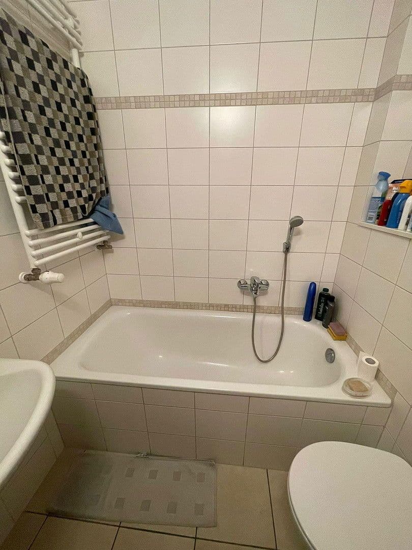 Pronájem bytu 3+1 78 m², Klosterstr. 18, Ludwigshafen, Porýní-Falc Pronájem bytu 3+1 78 m², Klosterstr. 18, Ludwigshafen, Porýní-Falc