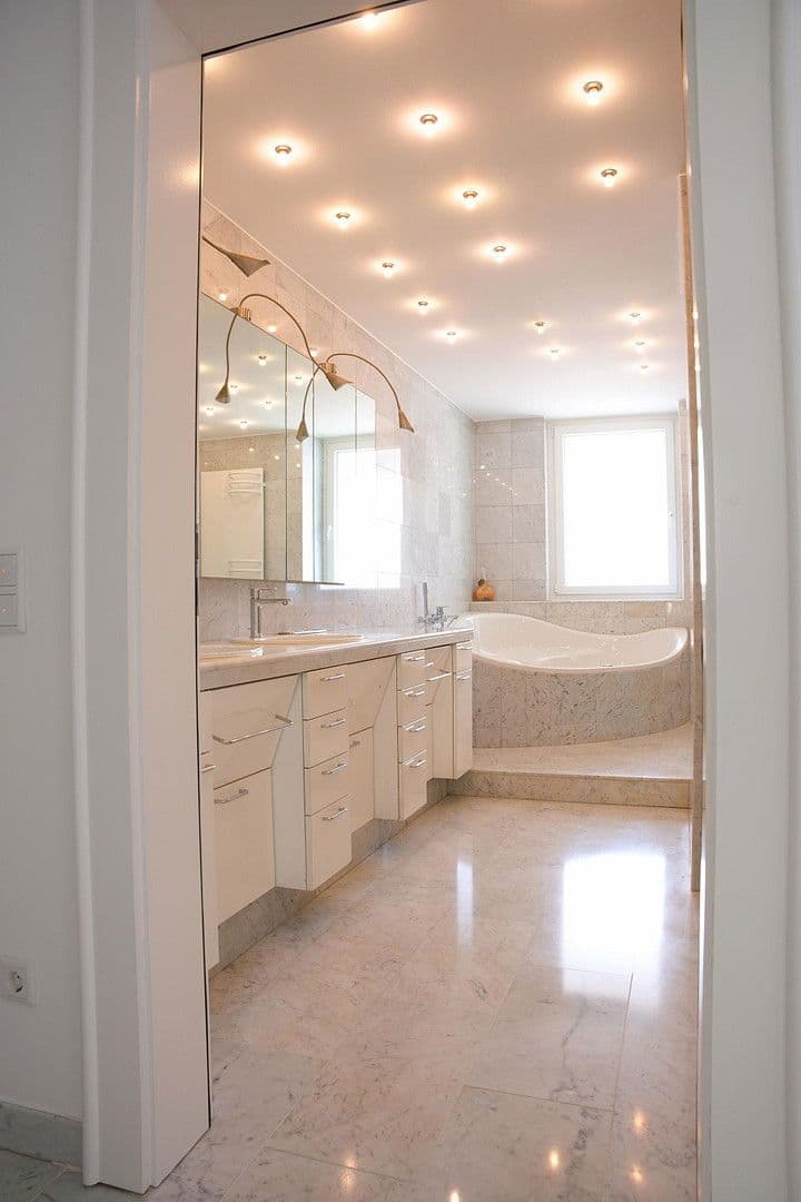 Pronájem bytu 5+1 218 m², Berthastraße 6, Bochum, Severní Porýní-Vestfálsko Pronájem bytu 5+1 218 m², Berthastraße 6, Bochum, Severní Porýní-Vestfálsko