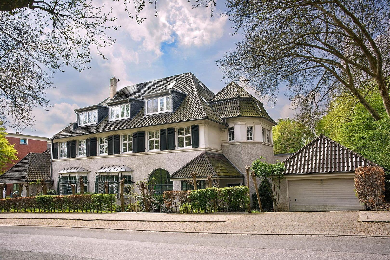 Pronájem bytu 5+1 218 m², Berthastraße 6, Bochum, Severní Porýní-Vestfálsko Pronájem bytu 5+1 218 m², Berthastraße 6, Bochum, Severní Porýní-Vestfálsko