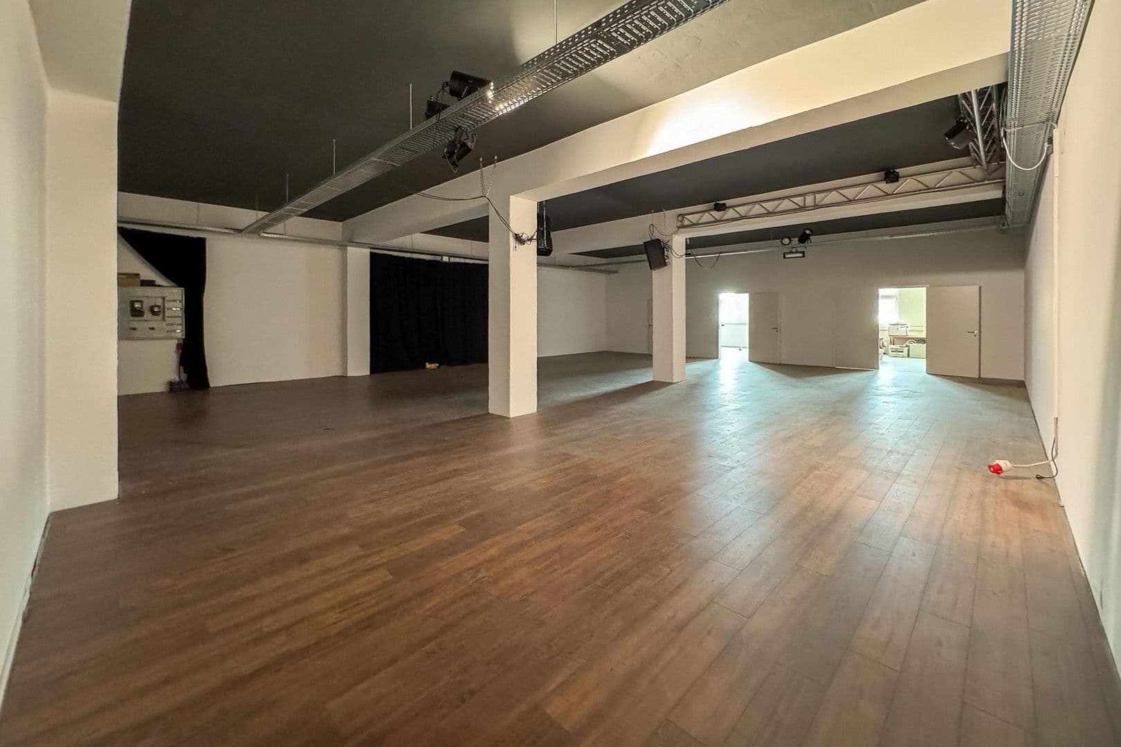 Pronájem nebytového prostoru 240 m², Stockumer Straße 28, Witten, Severní Porýní-Vestfálsko Pronájem nebytového prostoru 240 m², Stockumer Straße 28, Witten, Severní Porýní-Vestfálsko