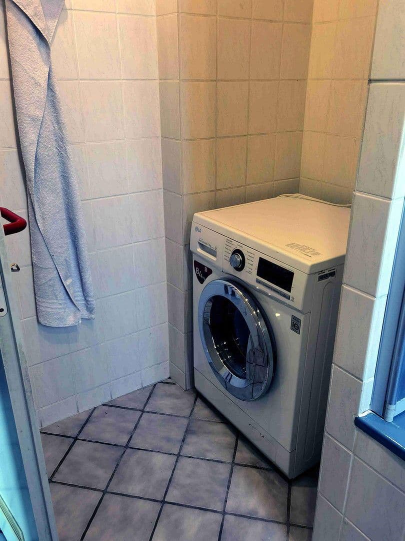 Pronájem bytu 2+1 35 m², Köln, Severní Porýní-Vestfálsko Pronájem bytu 2+1 35 m², Köln, Severní Porýní-Vestfálsko