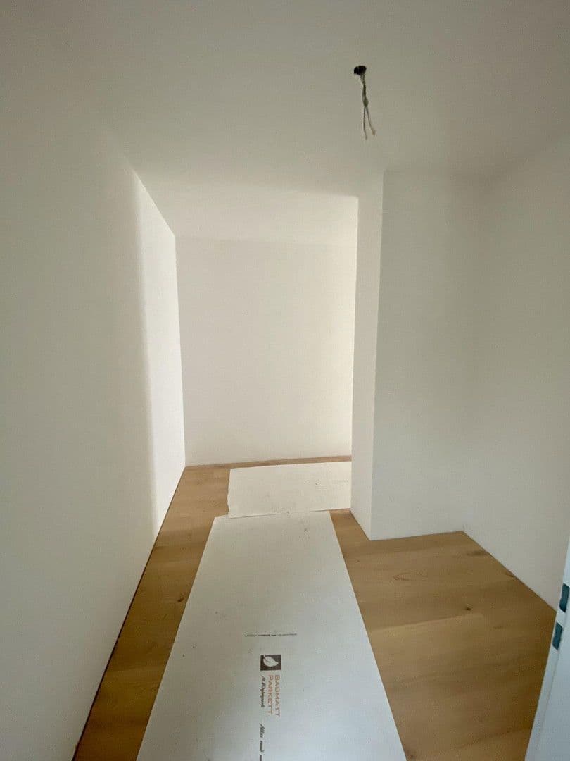 Pronájem bytu 3+1 103 m², Bei den Linden 18/1, Laichingen, Bádensko-Württembersko Pronájem bytu 3+1 103 m², Bei den Linden 18/1, Laichingen, Bádensko-Württembersko