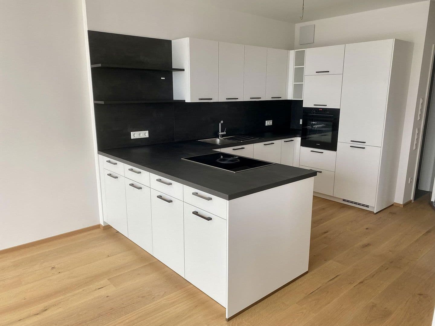 Pronájem bytu 3+1 103 m², Bei den Linden 18/1, Laichingen, Bádensko-Württembersko Pronájem bytu 3+1 103 m², Bei den Linden 18/1, Laichingen, Bádensko-Württembersko