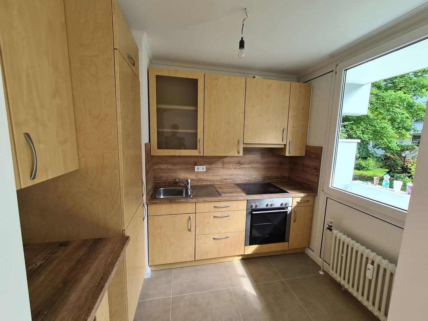 Pronájem bytu 1+1 40 m², Münchnerstr., Kr. München - Unterhaching, Bavorsko Pronájem bytu 1+1 40 m², Münchnerstr., Kr. München - Unterhaching, Bavorsko