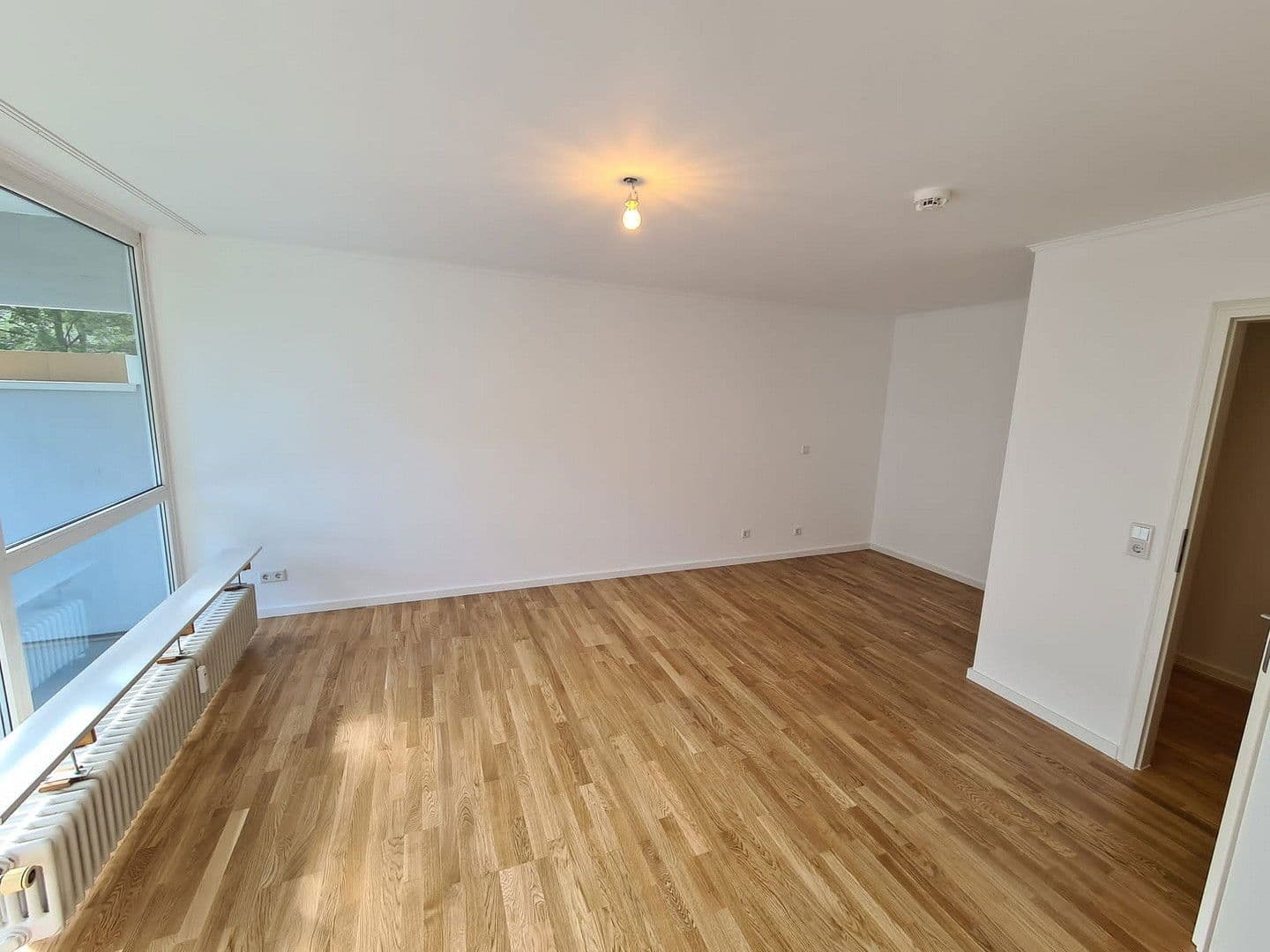 Pronájem bytu 1+1 40 m², Münchnerstr., Kr. München - Unterhaching, Bavorsko Pronájem bytu 1+1 40 m², Münchnerstr., Kr. München - Unterhaching, Bavorsko