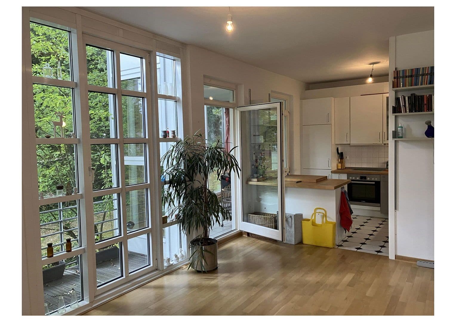 Prodej bytu 4+1 151 m², Berlin, Berlín Prodej bytu 4+1 151 m², Berlin, Berlín