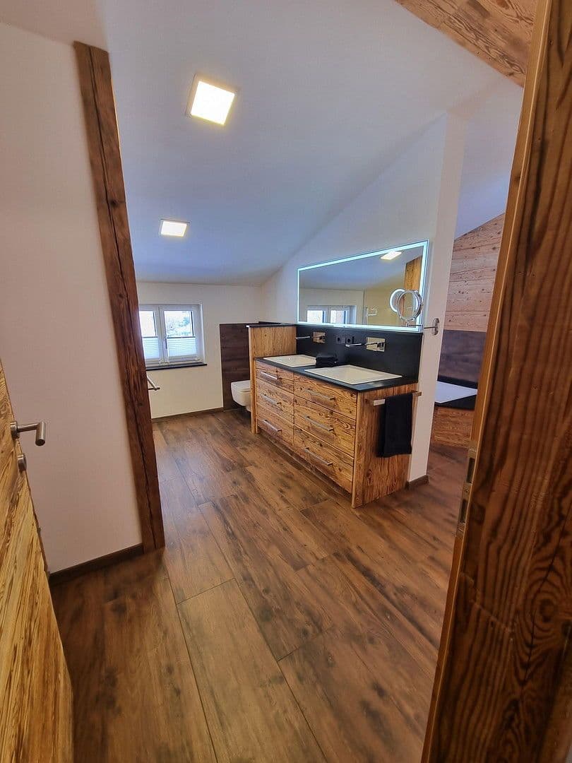 Prodej domu 251 m², pozemek 665 m², Kössen, Tyrolsko Prodej domu 251 m², pozemek 665 m², Kössen, Tyrolsko