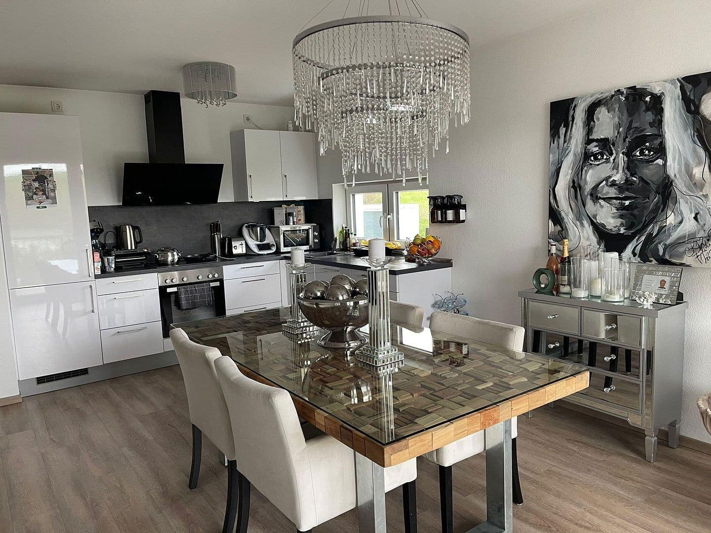 Pronájem bytu 3+1 96 m², Am Weidengraben 22, Waldbüttelbrunn, Bavorsko Pronájem bytu 3+1 96 m², Am Weidengraben 22, Waldbüttelbrunn, Bavorsko