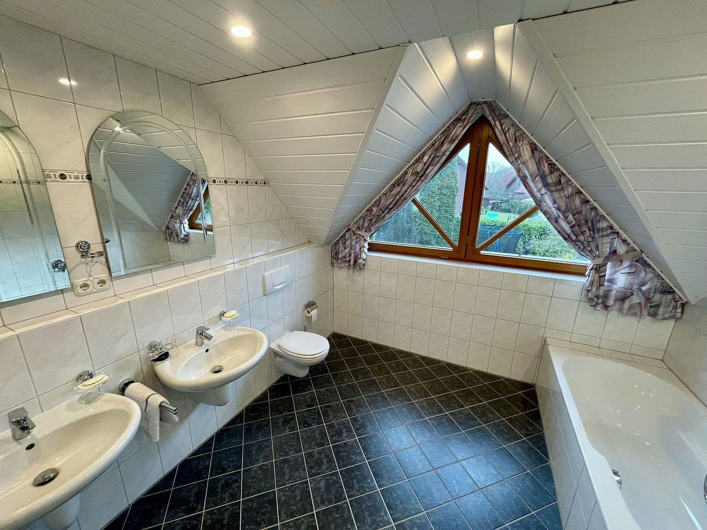 Prodej domu 173 m², pozemek 819 m², Rehburg-Loccum, Dolní Sasko Prodej domu 173 m², pozemek 819 m², Rehburg-Loccum, Dolní Sasko