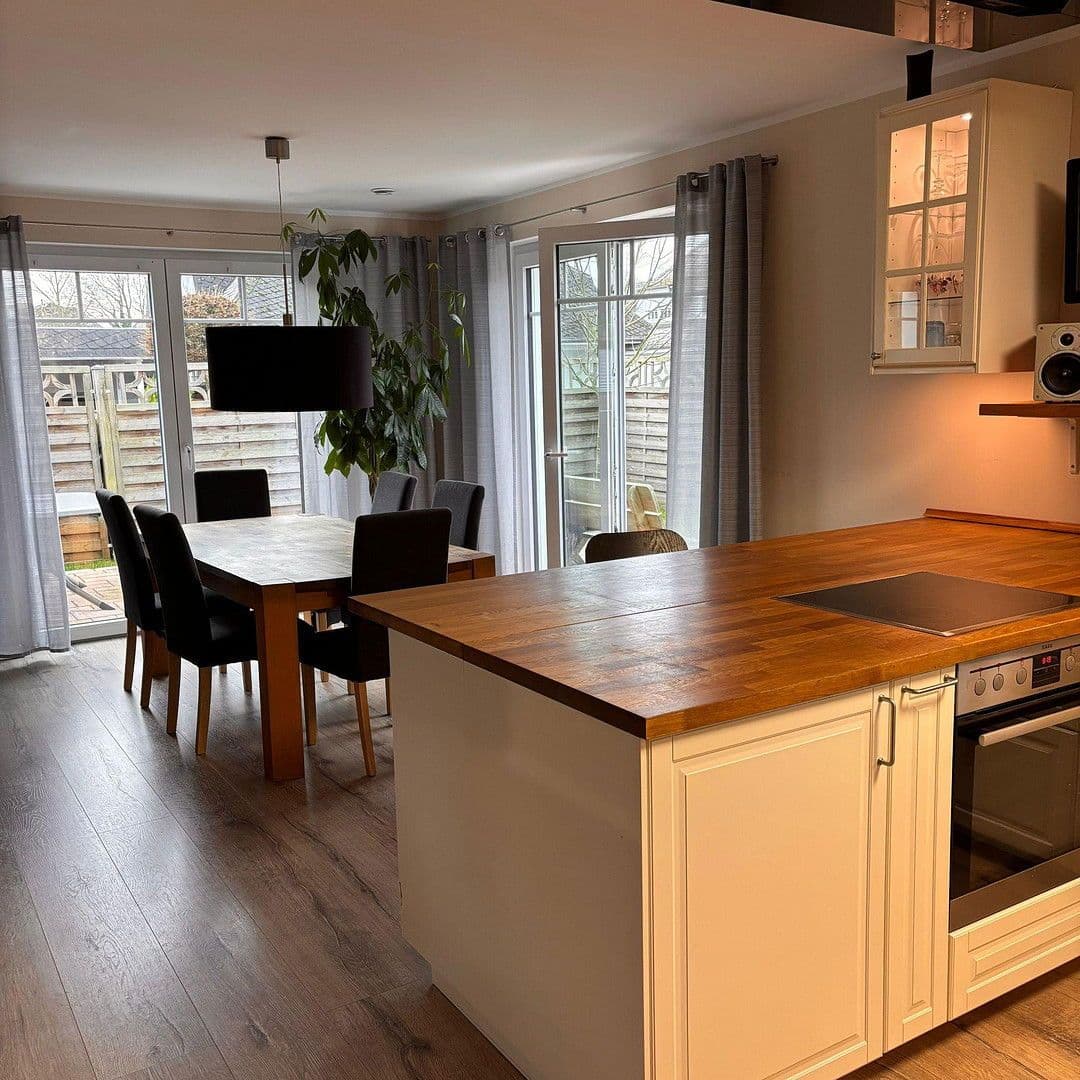 Prodej domu 98 m², pozemek 307 m², Stuhr, Dolní Sasko Prodej domu 98 m², pozemek 307 m², Stuhr, Dolní Sasko