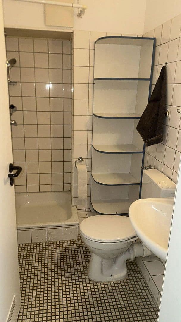 Pronájem bytu 1+kk 34 m², Hubertusweg 3, Paderborn, Severní Porýní-Vestfálsko Pronájem bytu 1+kk 34 m², Hubertusweg 3, Paderborn, Severní Porýní-Vestfálsko