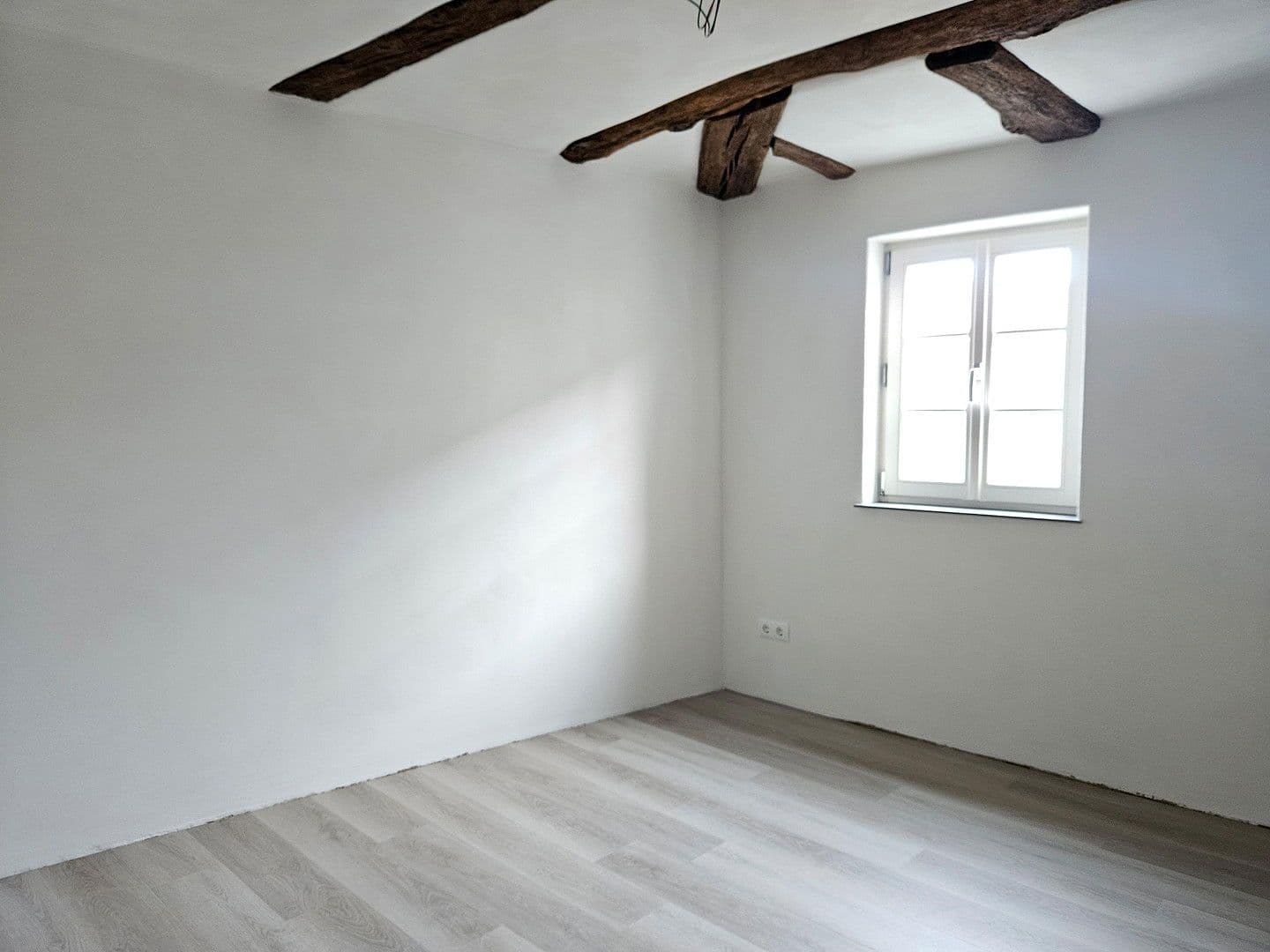 Pronájem bytu 2+1 65 m², Mühlacker, Bádensko-Württembersko Pronájem bytu 2+1 65 m², Mühlacker, Bádensko-Württembersko