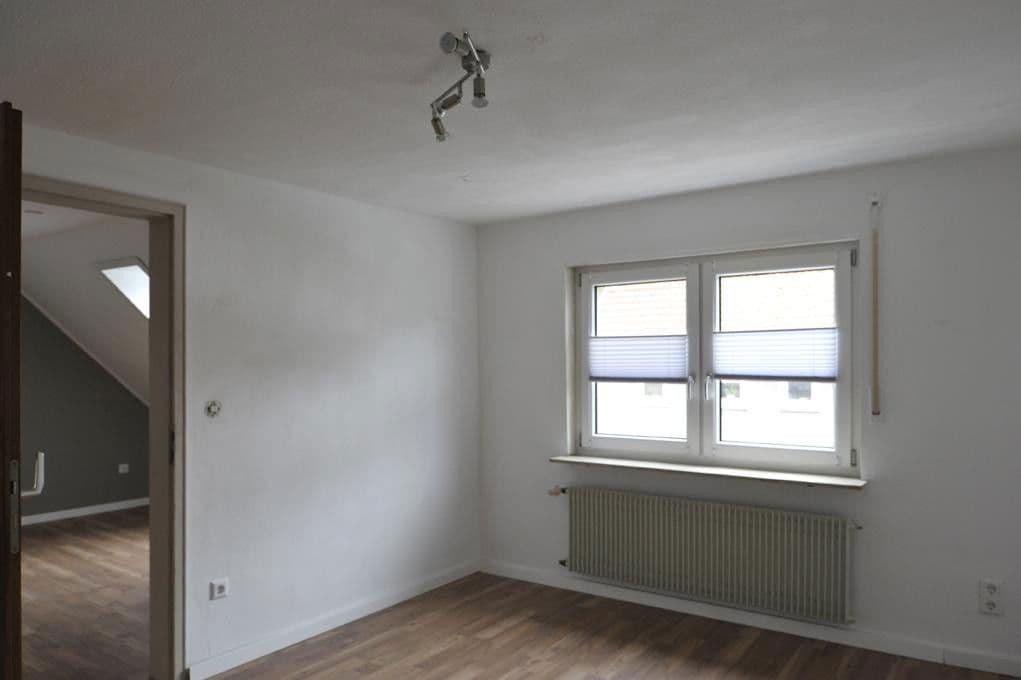Prodej domu 157 m², pozemek 346 m², Eppinger Straße 36, Gemmingen, Bádensko-Württembersko Prodej domu 157 m², pozemek 346 m², Eppinger Straße 36, Gemmingen, Bádensko-Württembersko