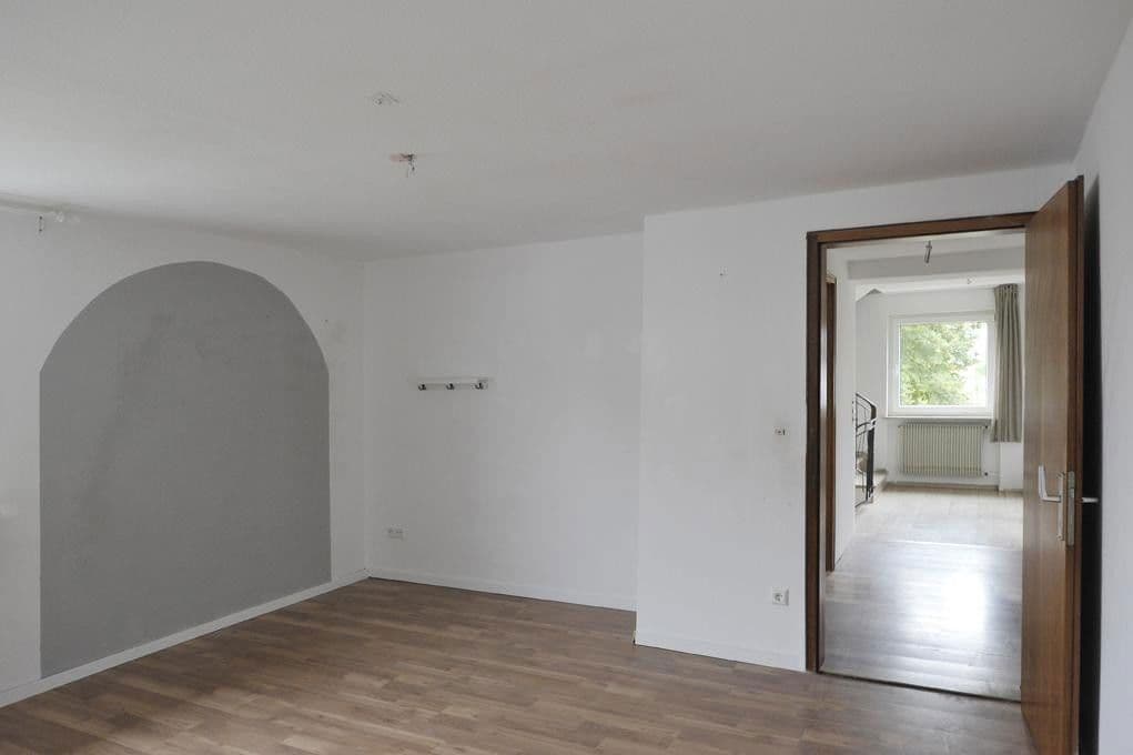 Prodej domu 157 m², pozemek 346 m², Eppinger Straße 36, Gemmingen, Bádensko-Württembersko Prodej domu 157 m², pozemek 346 m², Eppinger Straße 36, Gemmingen, Bádensko-Württembersko