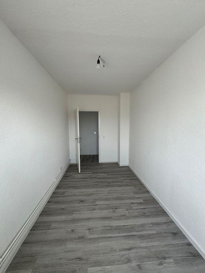 Pronájem bytu 4+1 85 m², Eythraer Str. 8, Zwenkau, Sasko Pronájem bytu 4+1 85 m², Eythraer Str. 8, Zwenkau, Sasko