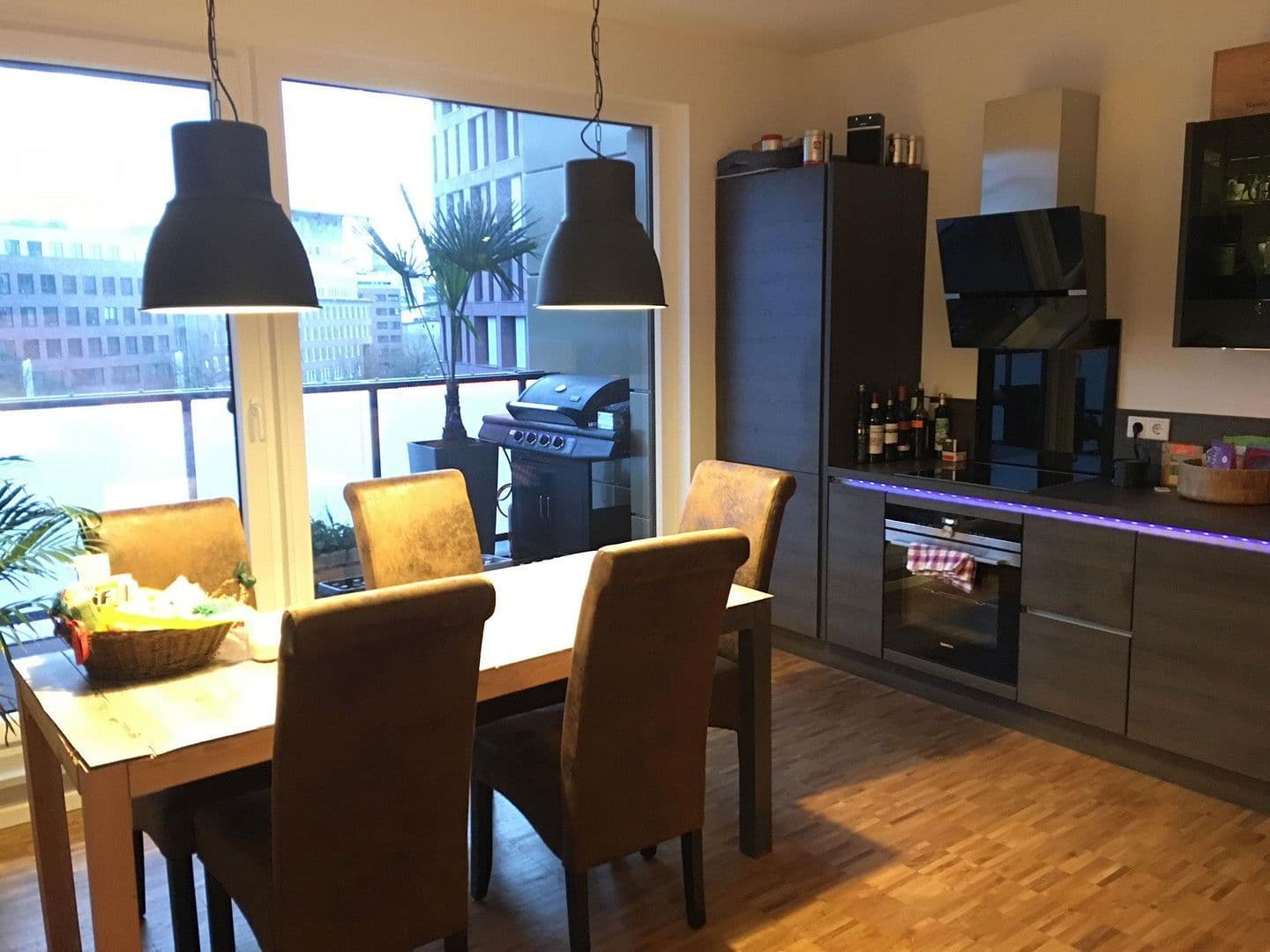 Pronájem bytu 3+1 98 m², Sonninstr. 14, Hamburg, Hamburg Pronájem bytu 3+1 98 m², Sonninstr. 14, Hamburg, Hamburg