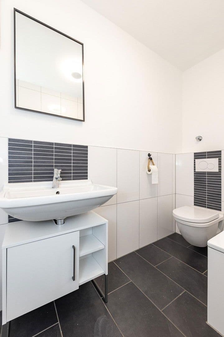 Prodej bytu 2+kk 61 m², Düsseldorf, Severní Porýní-Vestfálsko Prodej bytu 2+kk 61 m², Düsseldorf, Severní Porýní-Vestfálsko