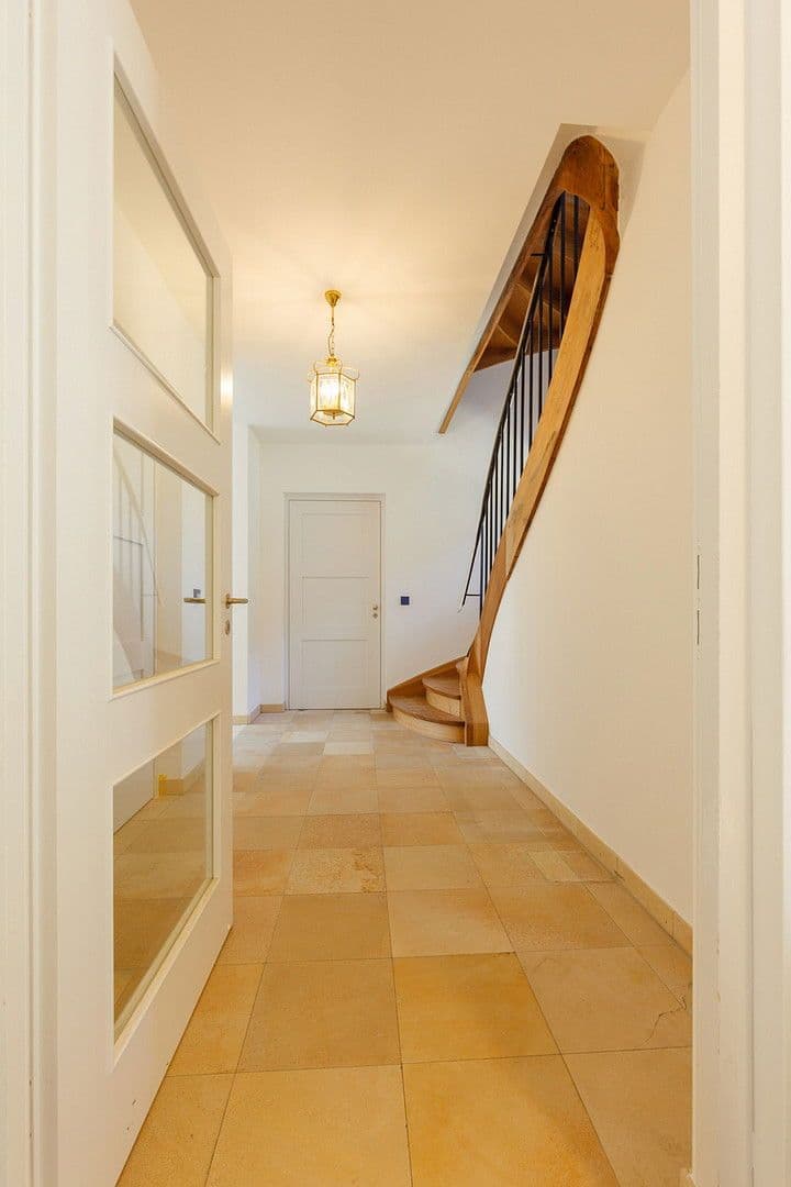 Pronájem bytu 2+1 49 m², Rosenstraße 5, Großhesselohe, Bavorsko Pronájem bytu 2+1 49 m², Rosenstraße 5, Großhesselohe, Bavorsko