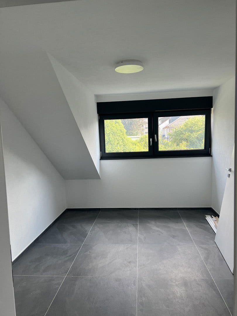 Pronájem bytu 3+1 77 m², Kölllestraße 25, Ulm, Bádensko-Württembersko Pronájem bytu 3+1 77 m², Kölllestraße 25, Ulm, Bádensko-Württembersko