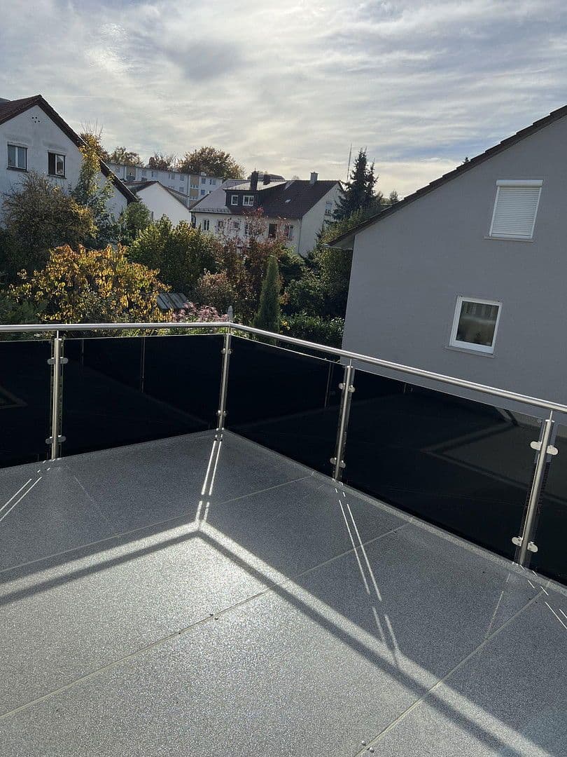 Pronájem bytu 3+1 77 m², Kölllestraße 25, Ulm, Bádensko-Württembersko Pronájem bytu 3+1 77 m², Kölllestraße 25, Ulm, Bádensko-Württembersko