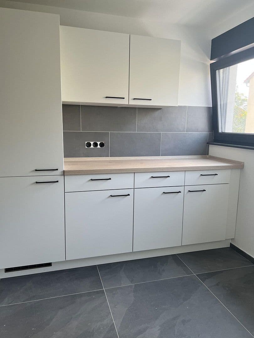 Pronájem bytu 3+1 77 m², Kölllestraße 25, Ulm, Bádensko-Württembersko Pronájem bytu 3+1 77 m², Kölllestraße 25, Ulm, Bádensko-Württembersko