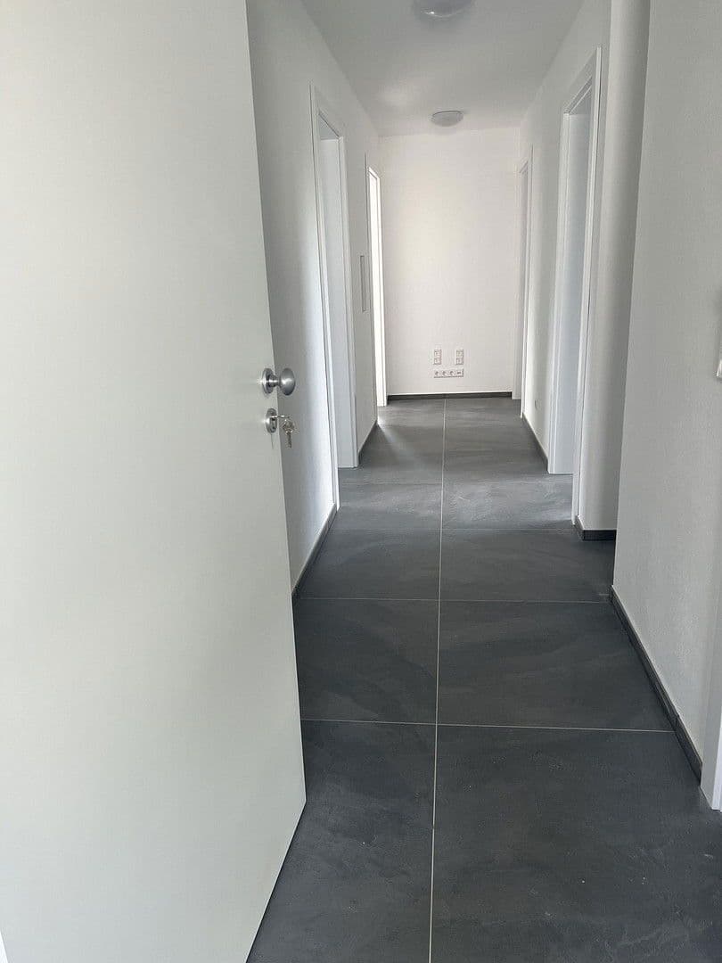 Pronájem bytu 3+1 77 m², Kölllestraße 25, Ulm, Bádensko-Württembersko Pronájem bytu 3+1 77 m², Kölllestraße 25, Ulm, Bádensko-Württembersko