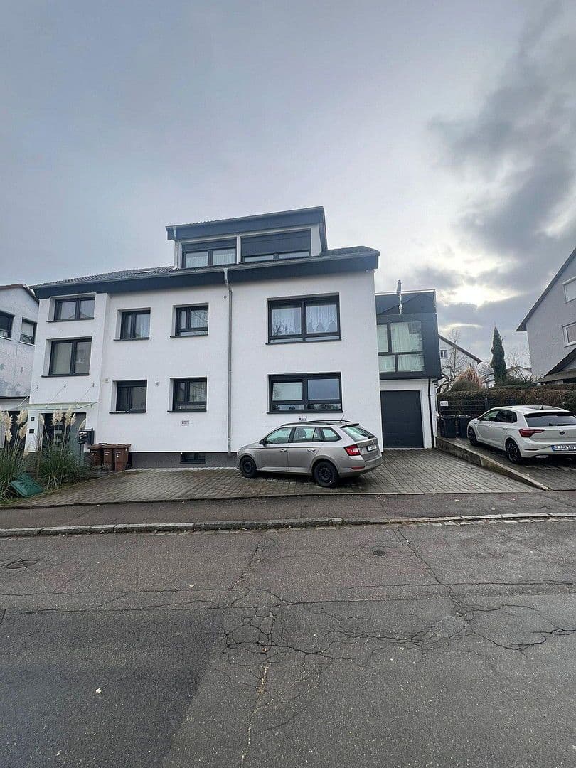 Pronájem bytu 3+1 77 m², Kölllestraße 25, Ulm, Bádensko-Württembersko Pronájem bytu 3+1 77 m², Kölllestraße 25, Ulm, Bádensko-Württembersko