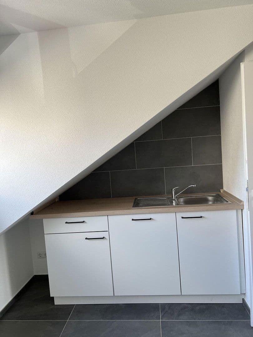 Pronájem bytu 3+1 77 m², Kölllestraße 25, Ulm, Bádensko-Württembersko Pronájem bytu 3+1 77 m², Kölllestraße 25, Ulm, Bádensko-Württembersko