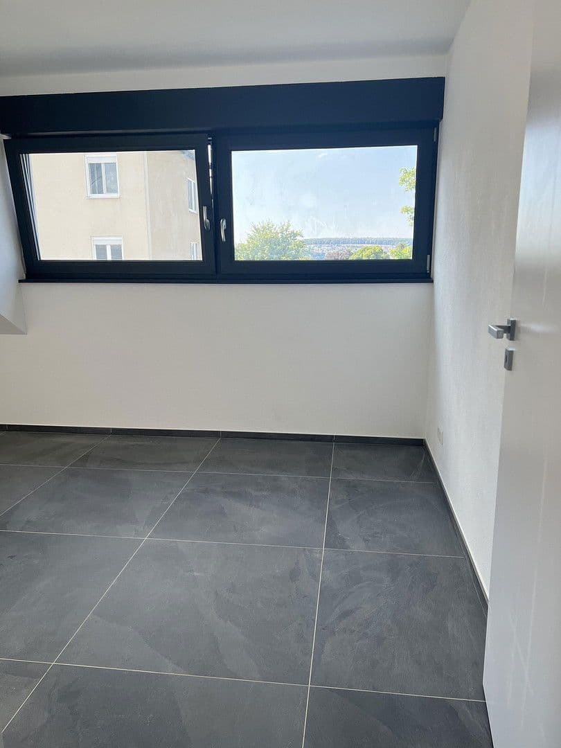 Pronájem bytu 3+1 77 m², Kölllestraße 25, Ulm, Bádensko-Württembersko Pronájem bytu 3+1 77 m², Kölllestraße 25, Ulm, Bádensko-Württembersko