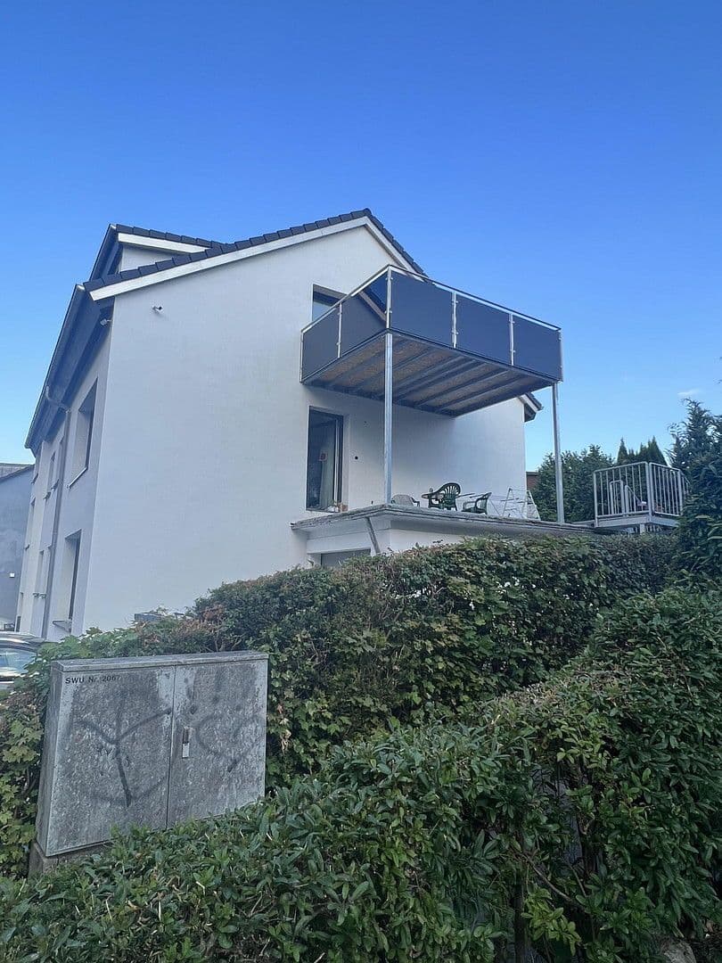 Pronájem bytu 3+1 77 m², Kölllestraße 25, Ulm, Bádensko-Württembersko Pronájem bytu 3+1 77 m², Kölllestraße 25, Ulm, Bádensko-Württembersko