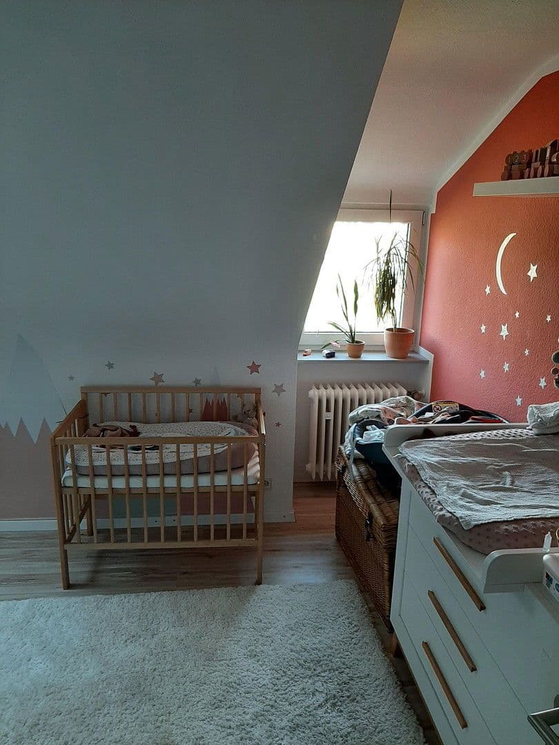 Pronájem bytu 3+1 75 m², Neuhausen auf den Fildern, Bádensko-Württembersko Pronájem bytu 3+1 75 m², Neuhausen auf den Fildern, Bádensko-Württembersko