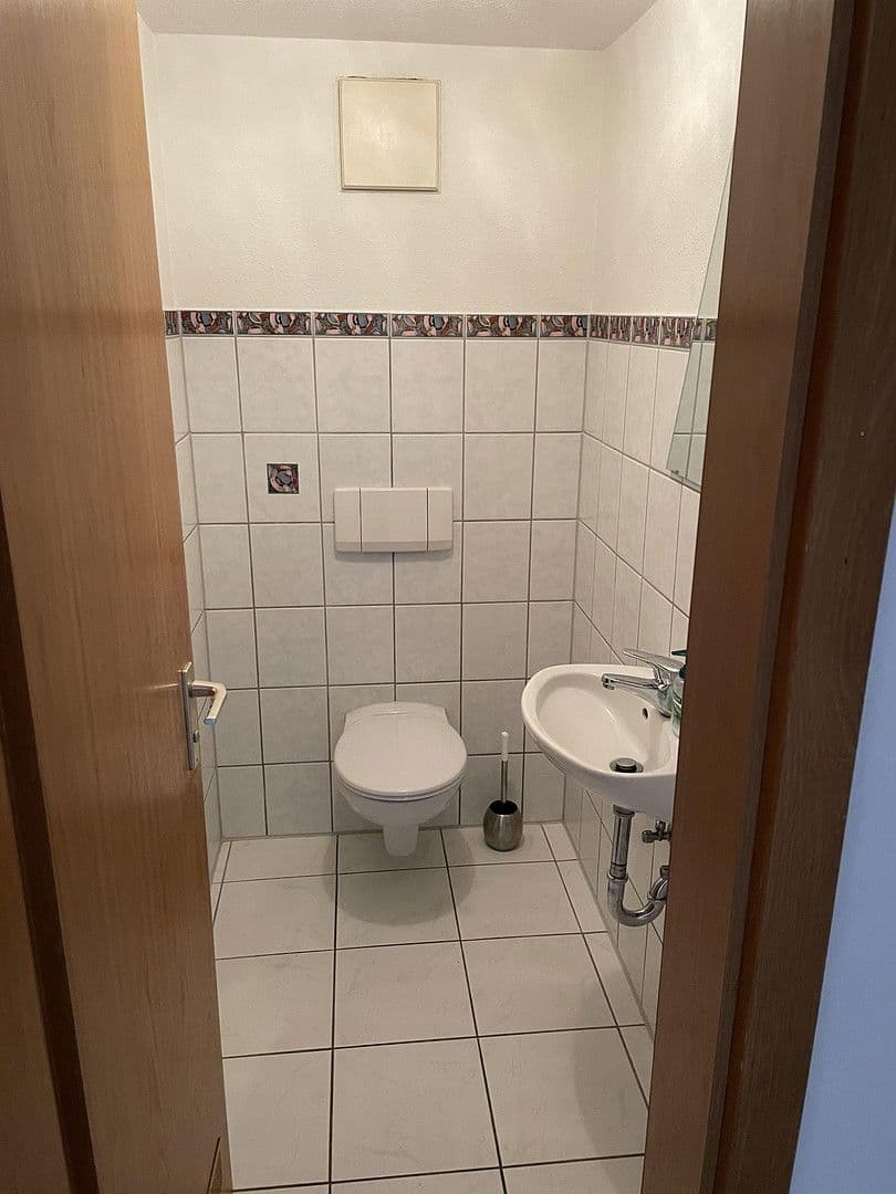 Pronájem bytu 3+1 87 m², Reutlinger Str. 2, Reutlingen, Bádensko-Württembersko Pronájem bytu 3+1 87 m², Reutlinger Str. 2, Reutlingen, Bádensko-Württembersko