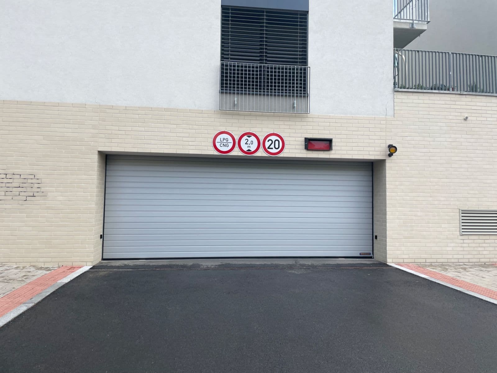 Pronájem garáže 10 m², Červená báň, Praha, Praha Pronájem garáže 10 m², Červená báň, Praha, Praha