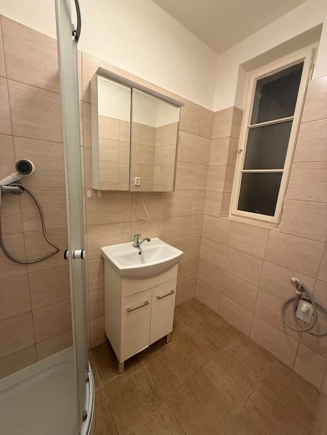 Pronájem bytu 1+kk 23 m², Orelská, Praha, Praha Pronájem bytu 1+kk 23 m², Orelská, Praha, Praha