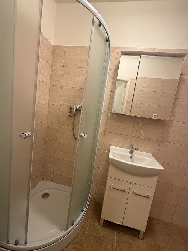 Pronájem bytu 1+kk 23 m², Orelská, Praha, Praha Pronájem bytu 1+kk 23 m², Orelská, Praha, Praha