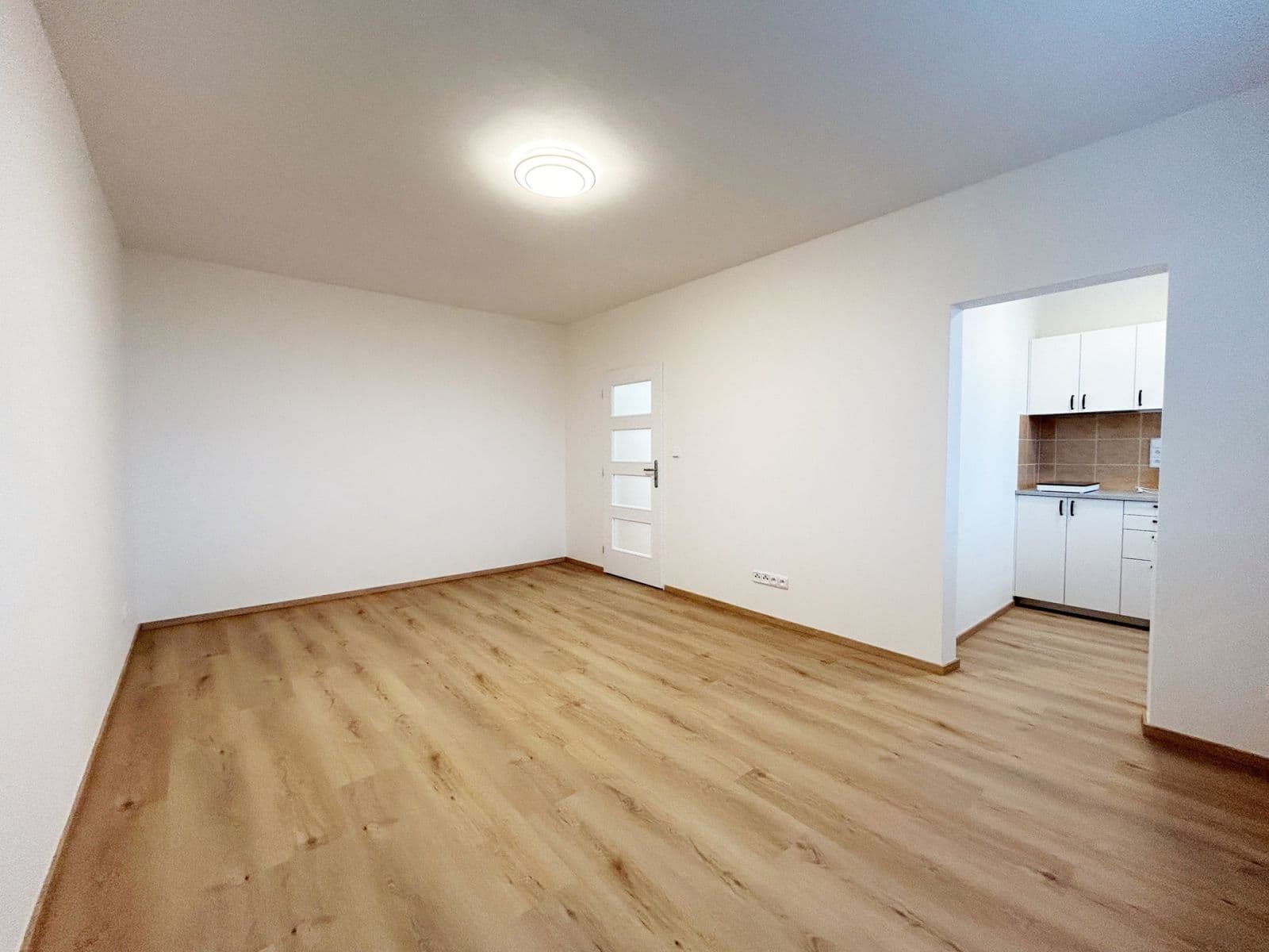 Pronájem bytu 1+kk 30 m², Valentova, Praha, Praha Pronájem bytu 1+kk 30 m², Valentova, Praha, Praha