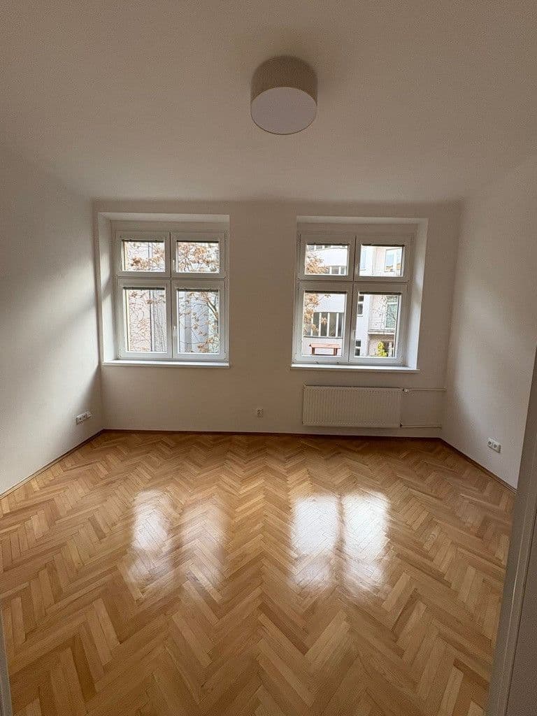 Pronájem bytu 3+1 72 m², Kozácká, Praha, Praha Pronájem bytu 3+1 72 m², Kozácká, Praha, Praha