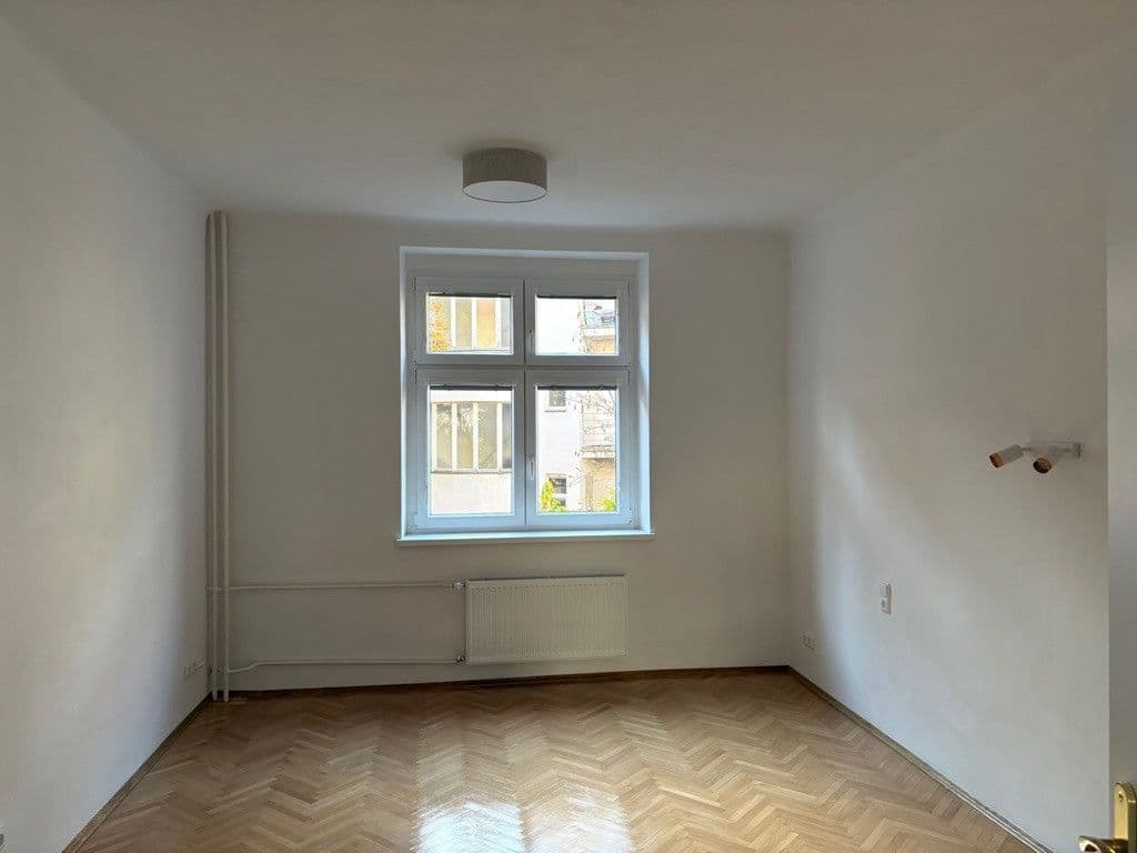 Pronájem bytu 3+1 72 m², Kozácká, Praha, Praha Pronájem bytu 3+1 72 m², Kozácká, Praha, Praha