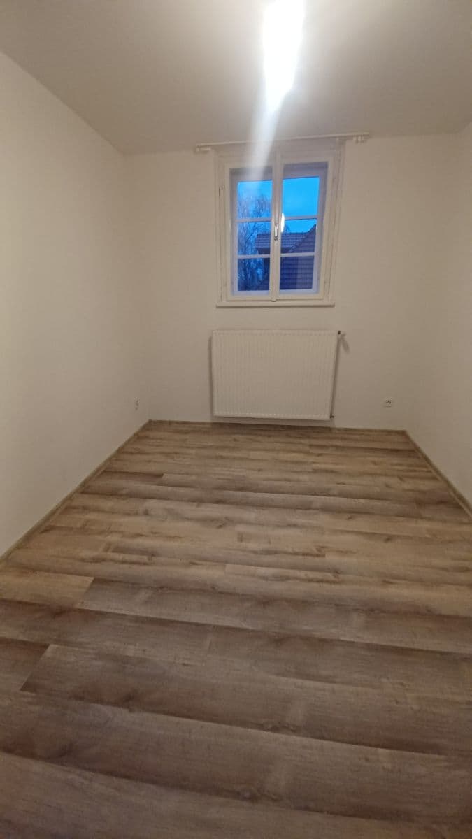 Pronájem bytu 2+1 46 m², Jarošova, Louny, Ústecký kraj Pronájem bytu 2+1 46 m², Jarošova, Louny, Ústecký kraj